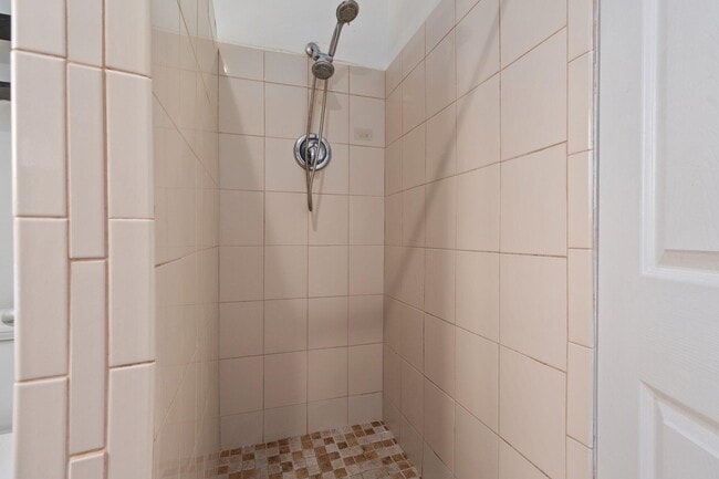 Building Photo - 5203 S Indian River Dr