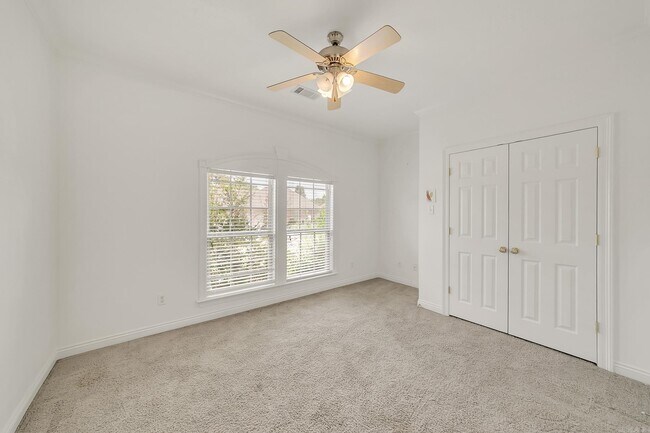 Building Photo - 43 Earnhardt Cir