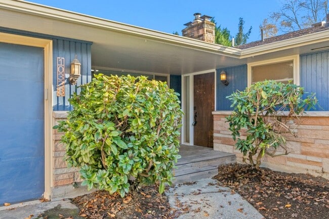 Building Photo - 4Bd/1.75Ba Seattle House