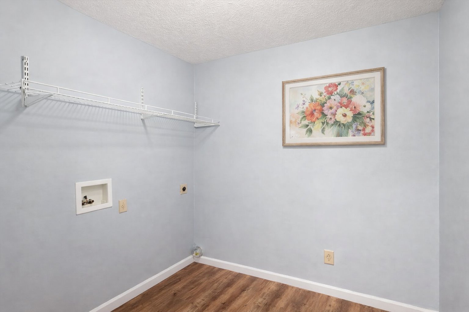 Building Photo - 8635 Oak Creek Dr