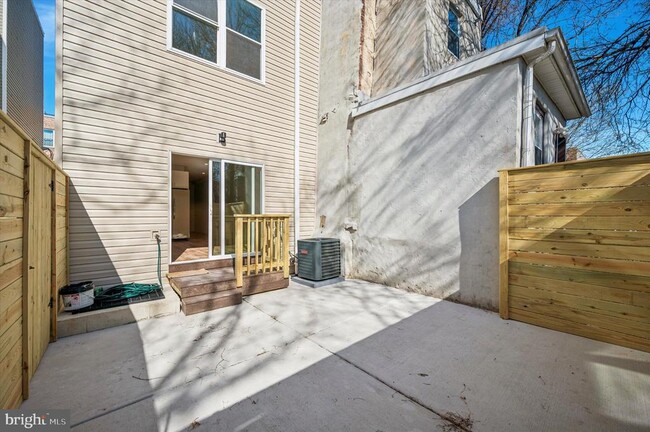 Building Photo - 1645 N Marshall St