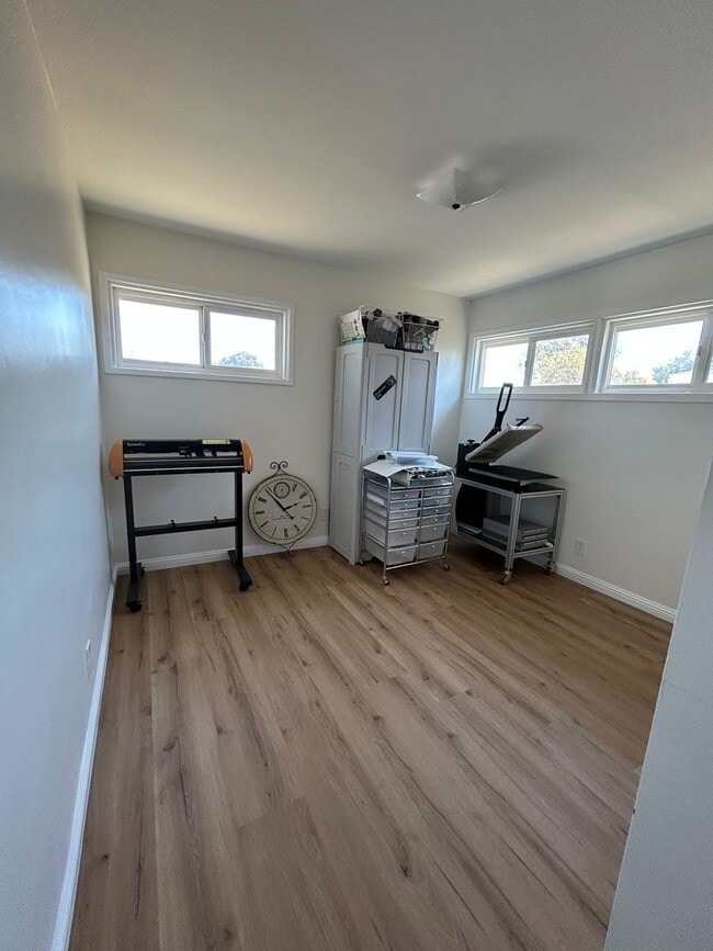 Building Photo - Beautiful 3 Bedroom 2 Bath !!