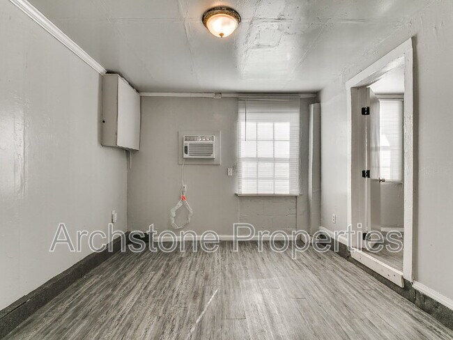 Building Photo - 1233 N Grand Blvd