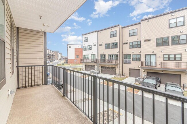 Building Photo - 43488 Stonewood Crossing Ter