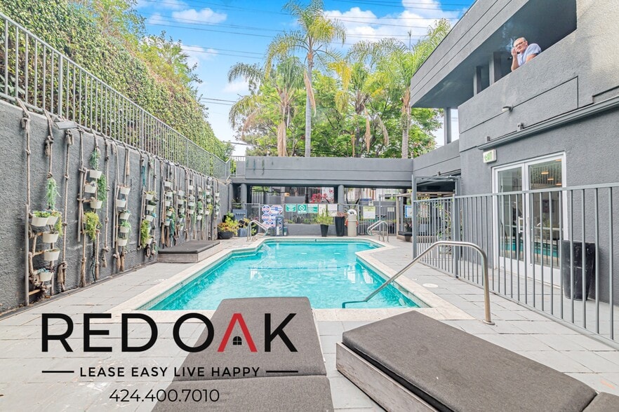 Building Photo - 939 Palm Ave