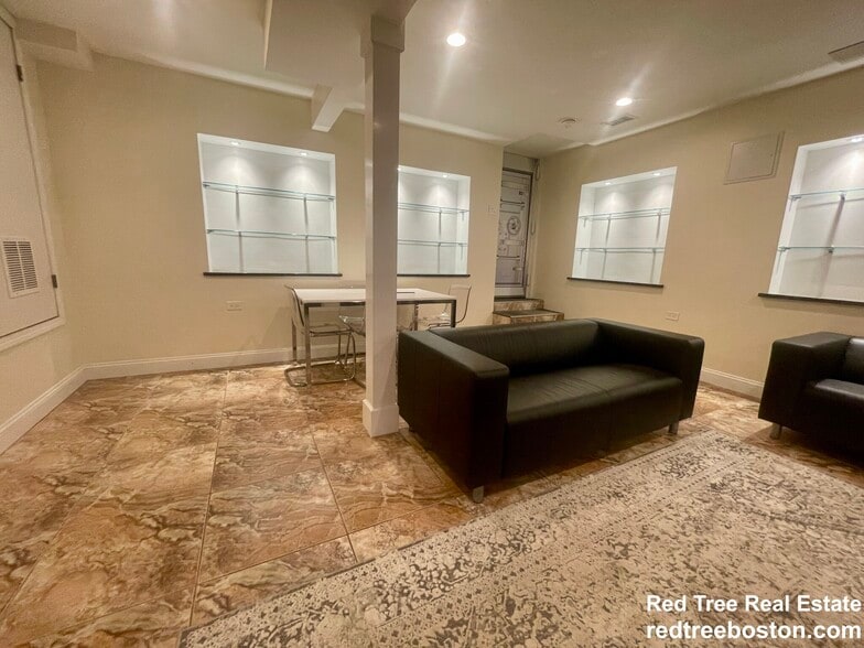 Building Photo - 25 St Marys Ct