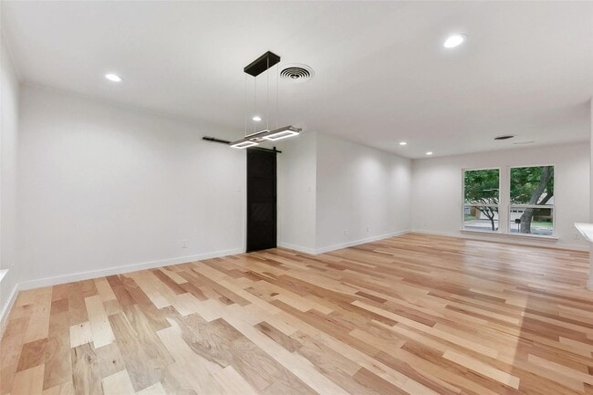 Building Photo - 11900 Dove Haven Dr