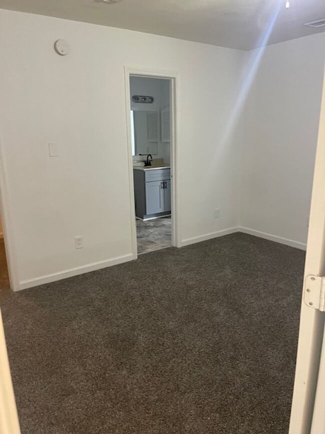 Building Photo - FOR RENT VIRGINIA BEACH