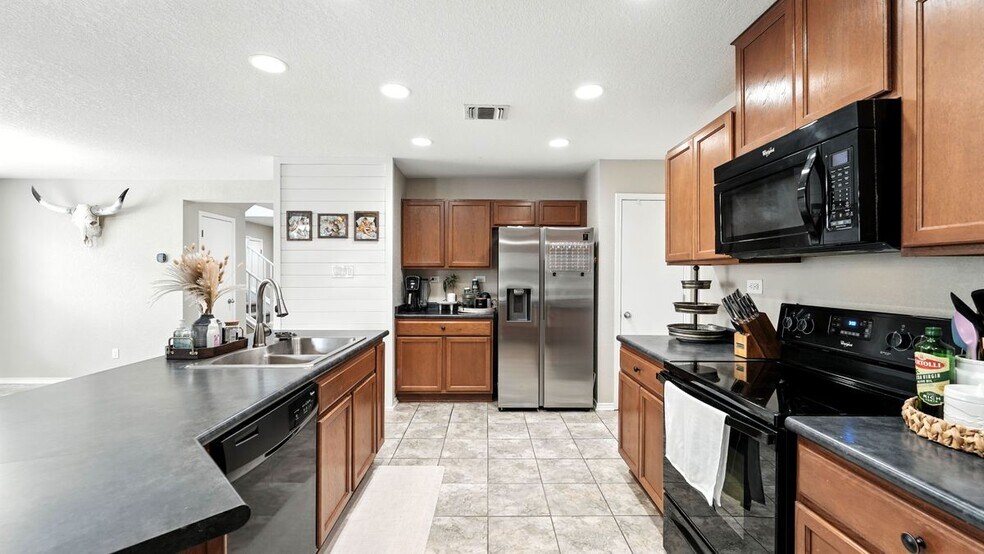 Building Photo - 208 Gatewood Clf