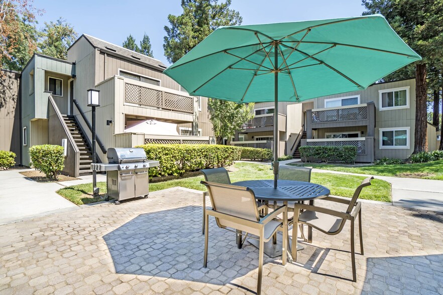Building Photo - Evergreen Heights