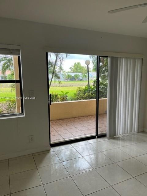 Building Photo - 9999 Summerbreeze Dr