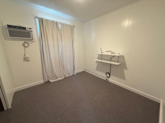 Building Photo - Aiea 3-bedroom 2 bath with 1 assigned parking