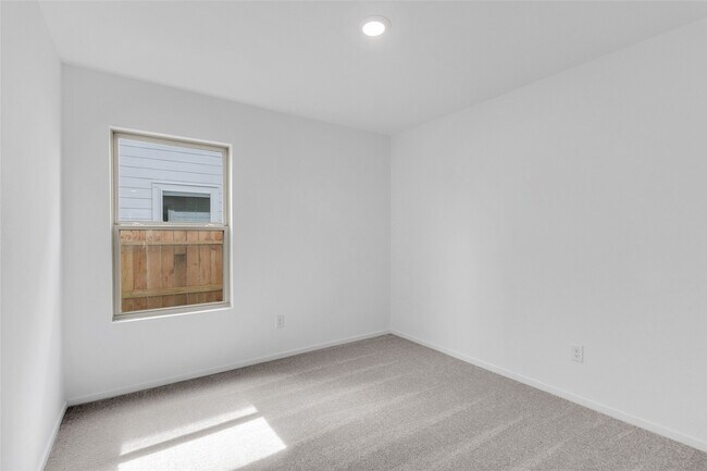 Building Photo - 18699 Cepagatti Dr