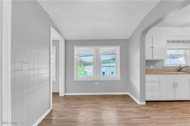 Building Photo - 3439 W 62nd St