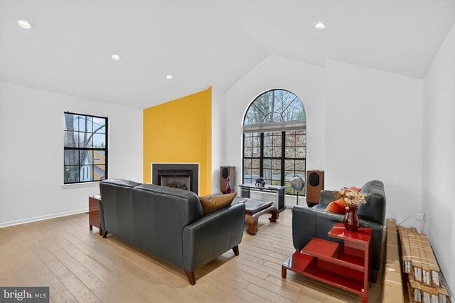 Building Photo - 7011 Fox Chase Rd