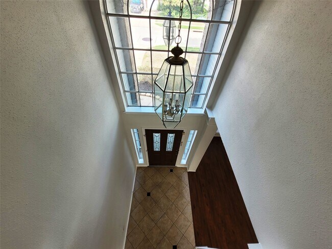 Building Photo - 17403 Canyon Knoll Dr