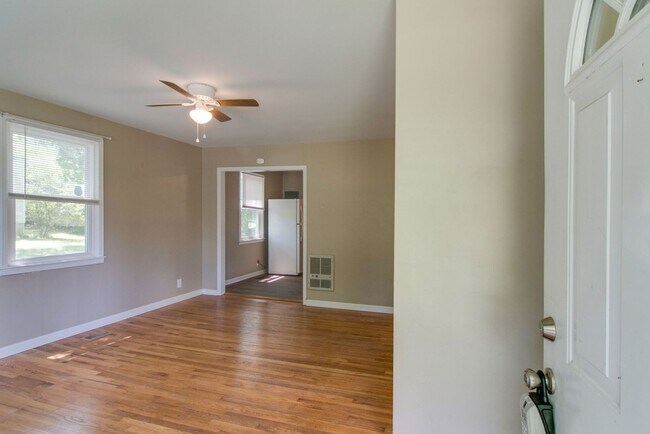 Building Photo - 430 Kelly Ln