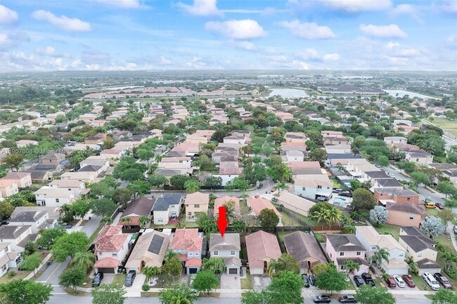 Building Photo - 1431 SE 18th Terrace