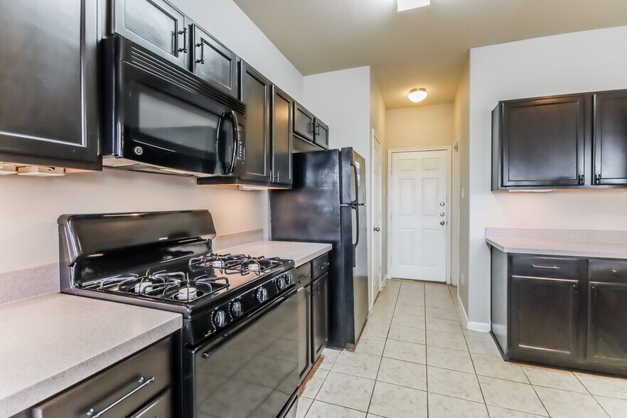 Building Photo - 18706 Walden Glen Cir