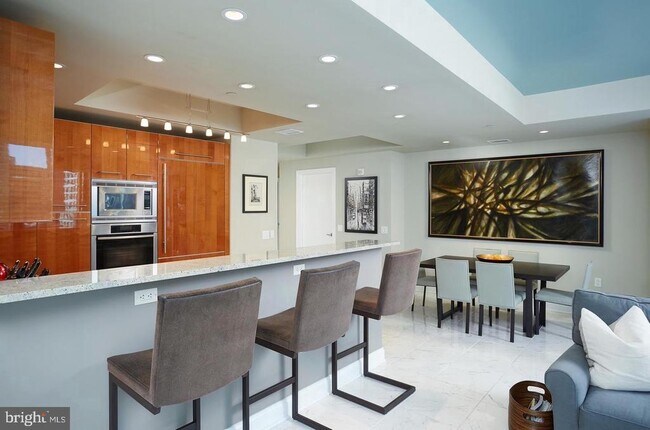 Building Photo - 1881 N Nash St