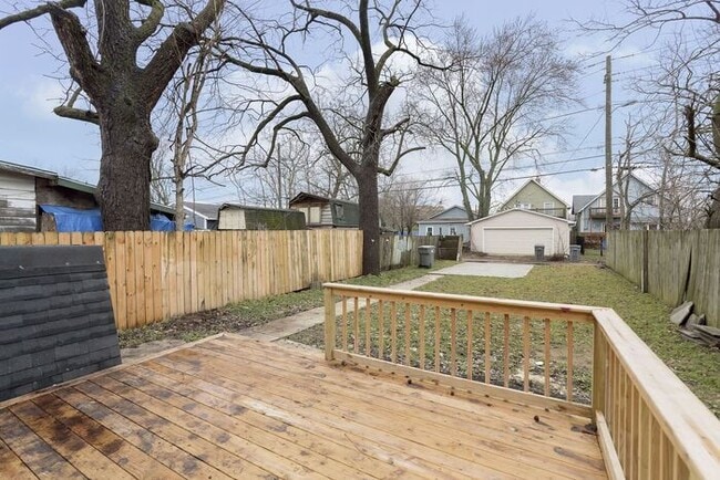 Building Photo - Charming Remodeled 2 Bedroom 1 Bath Near Fountain Square!