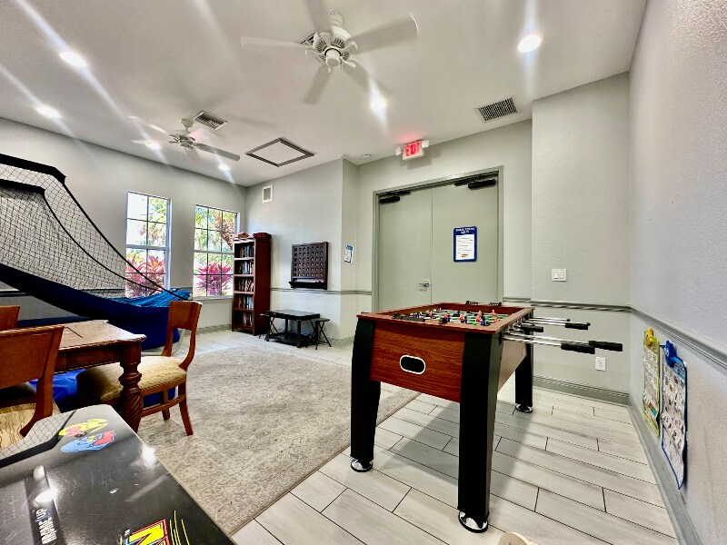 Building Photo - 1335 Mariposa Cir