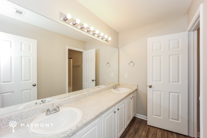 Building Photo - 610 Dot Dr