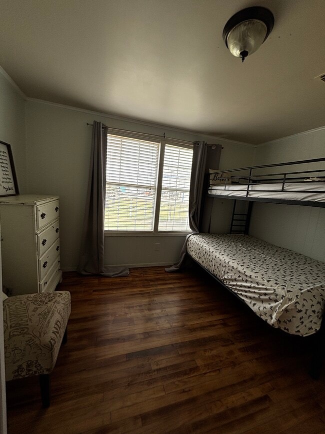 Building Photo - 611 Seashell Dr