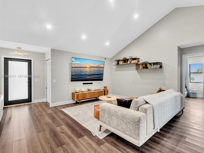 Building Photo - 2083 Augusta