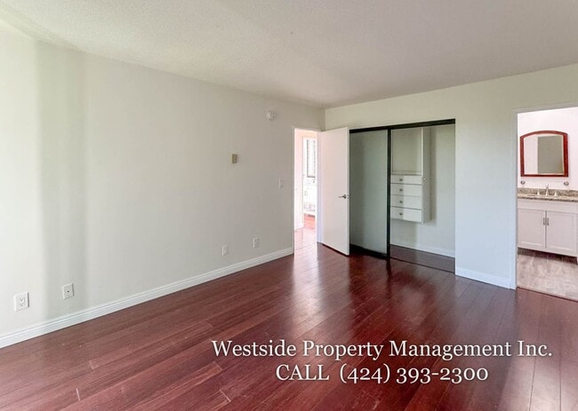 Building Photo - 1827 S Barrington Ave