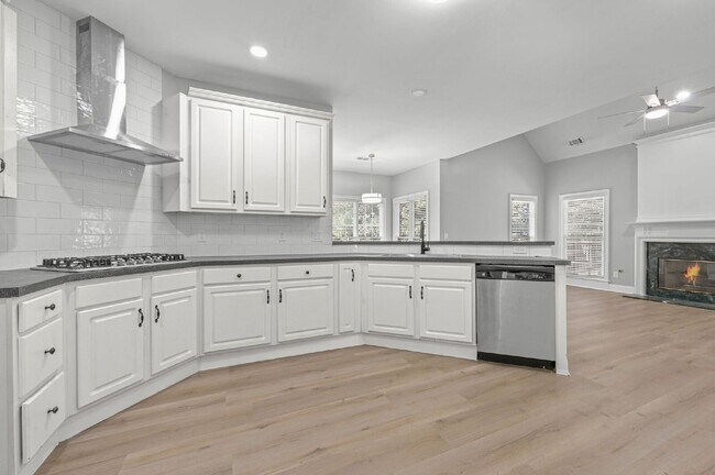 Building Photo - 2173 Foxboro Ln