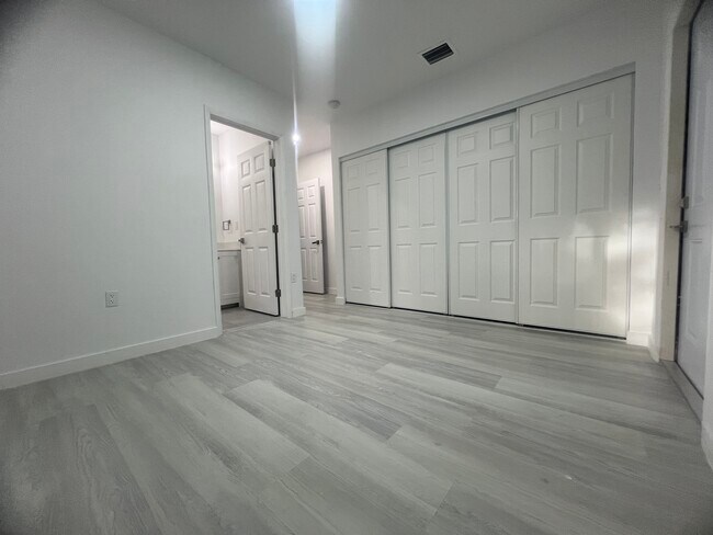 Building Photo - 1824 NW 49th St