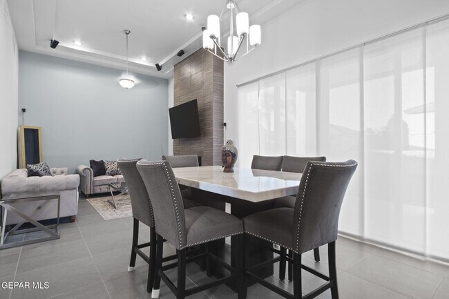 Building Photo - 5973 Cartagena Cir