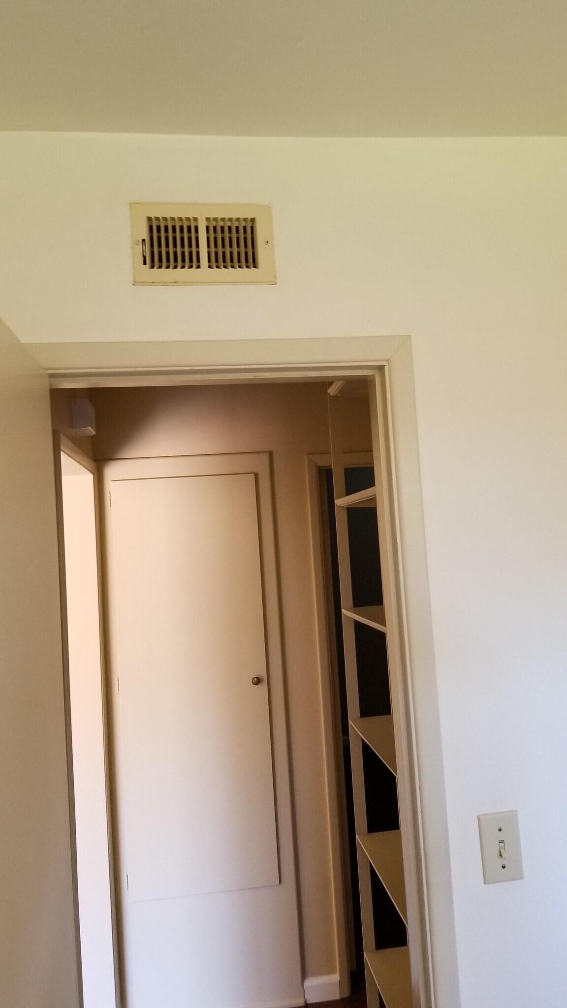 Building Photo - 1741 Lahoud Dr