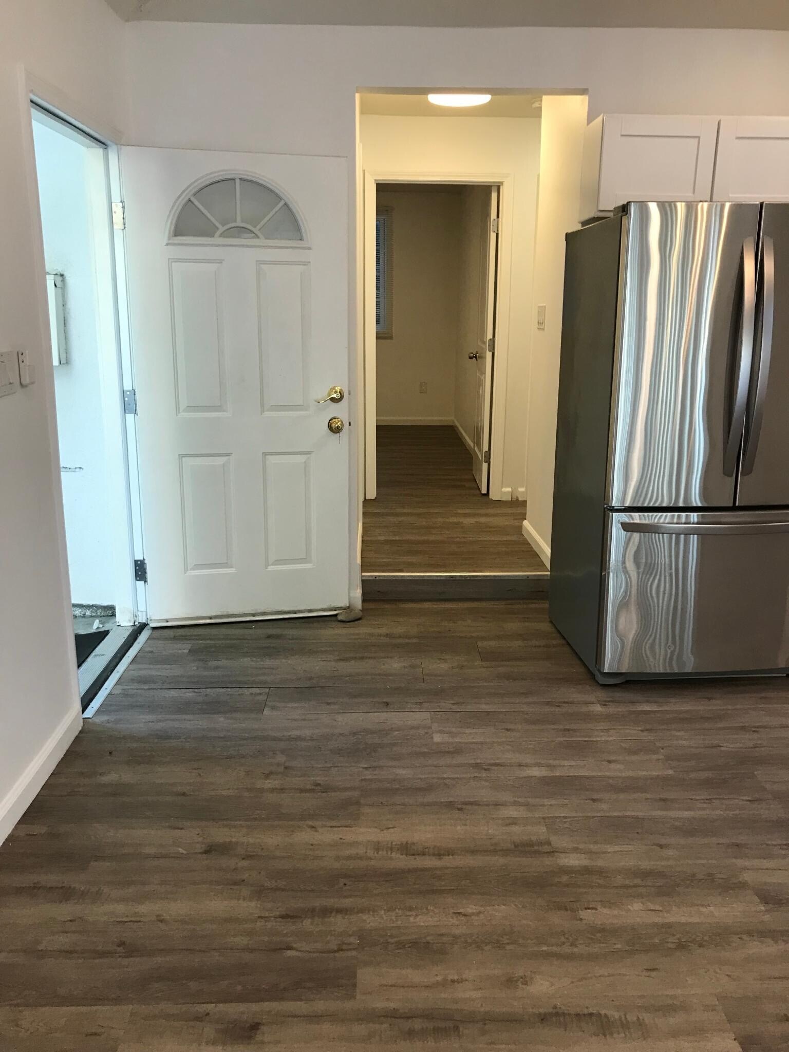 Building Photo - 5041 Alhama Dr