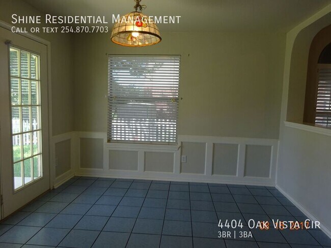 Building Photo - 4404 Oak Vista Cir