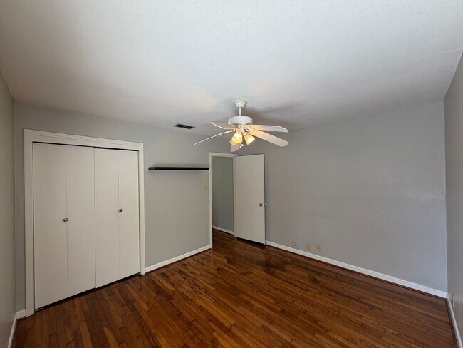 Building Photo - TWO BEDROOM ONE BATH ON LARGE LOT!