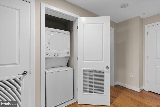 Building Photo - 1211 13th St NW