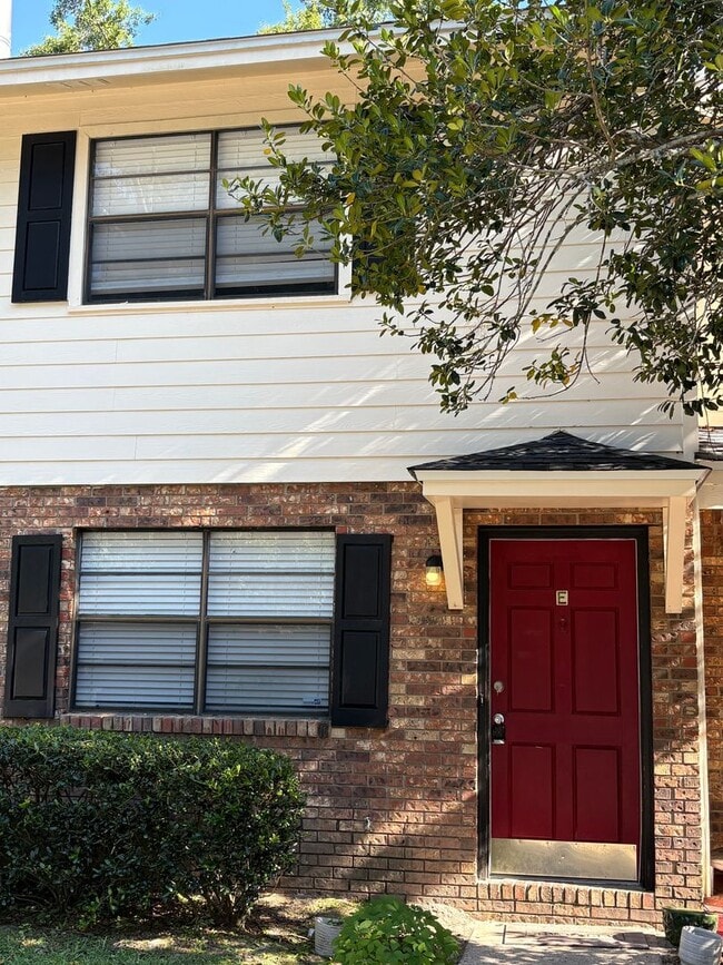 Building Photo - BOTANY TOWNHOMES