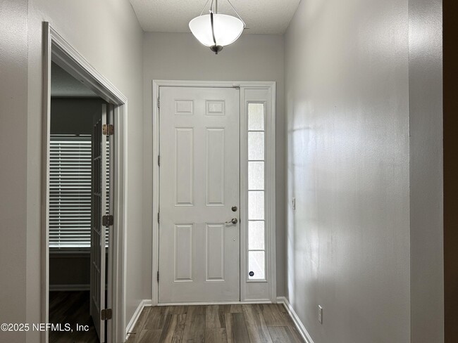 Building Photo - 94267 Woodbrier Cir