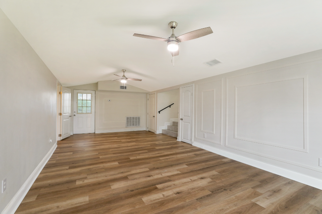 Building Photo - 512 Avenue G
