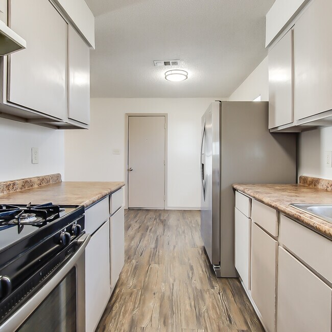 Building Photo - 3BR/1.0BA Single Family - Seagoville