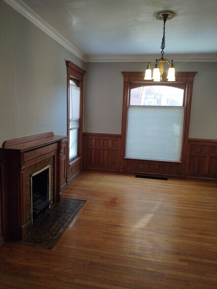 Living room eastview - 617 W South St