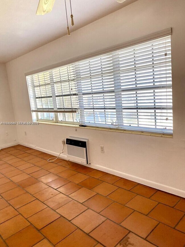 Building Photo - 6565 Santona St
