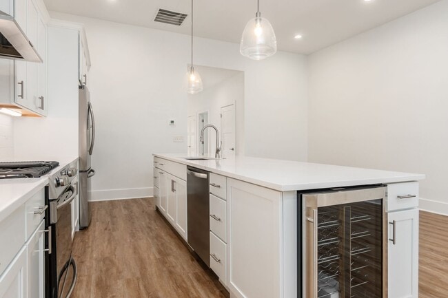 Building Photo - 2978 Bernard View Ln