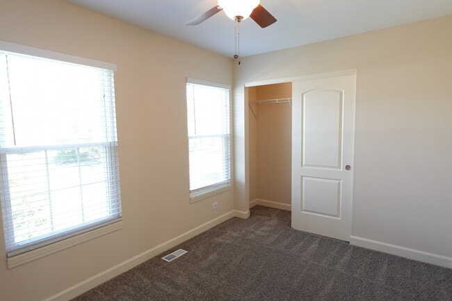 Building Photo - 116 Colonial Pkwy