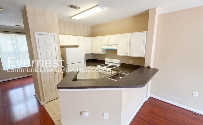 Building Photo - 21803 Flanders Ct