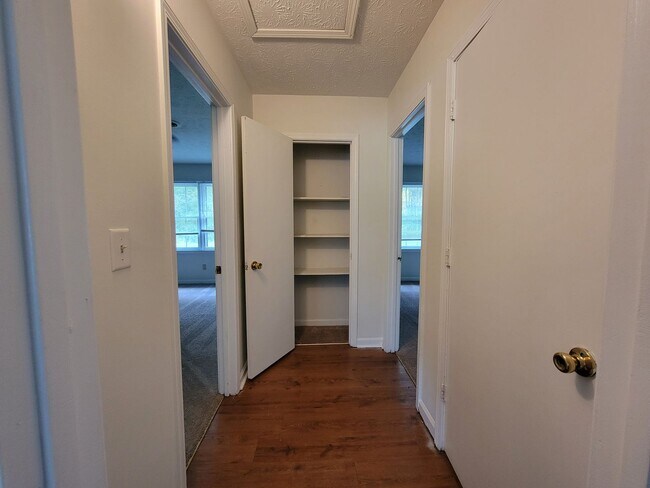 Building Photo - 2 bed 1 bath in Bogart!