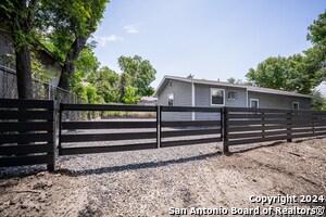 Building Photo - 555 Hansford St