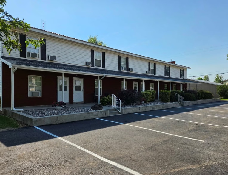 Building Photo - 162 Larsen Dr